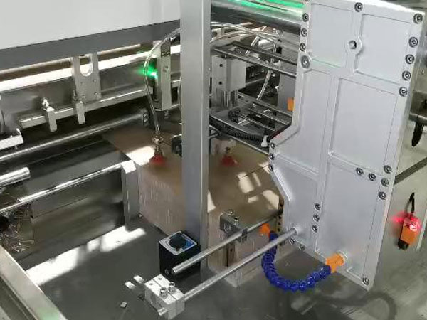 万搏线上平台机械生产礼品盒