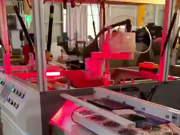 万搏线上平台机械生产礼品盒